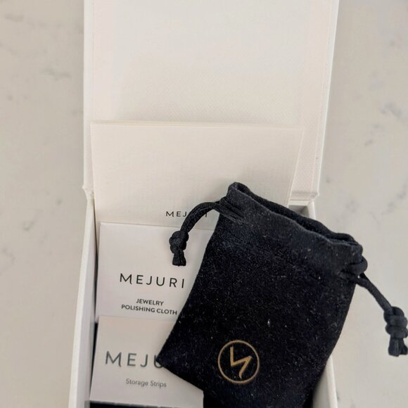 14k Yellow Gold Mejuri Bar Studs $148 w/Pouch, Box, Bag, Papers Earrings - Picture 4 of 6